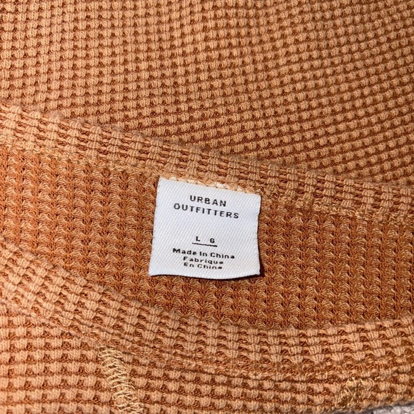 Urban Outfitters Waffle Knit Cropped Longsleeve Henley - Picture 2 of 10